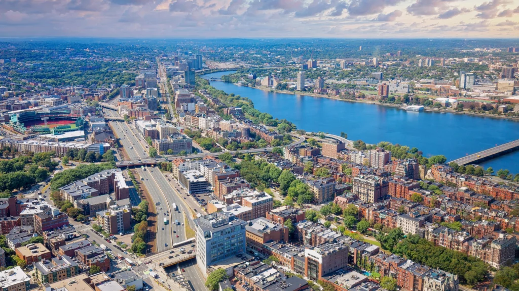 Boston financial district, historic center, Beacon Hill and Charles River - Top view with Deck INstallation