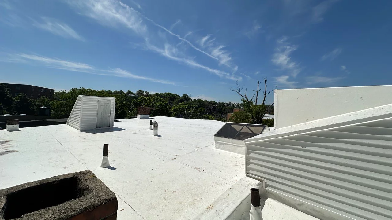 Brookline and Massachusetts Roofing - PVC Roof is the best choise for flat roofs