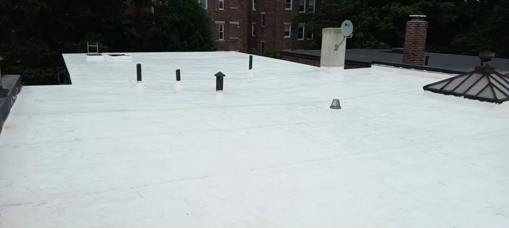 Each pipe has its own conical PVC cover to protect against precipitation.